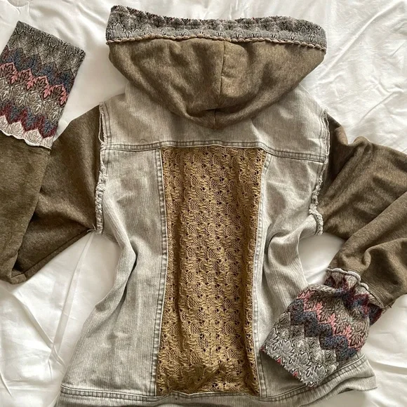 Miss Me Women’s Brown and Gray Jean Jacket - Picture 3 of 4